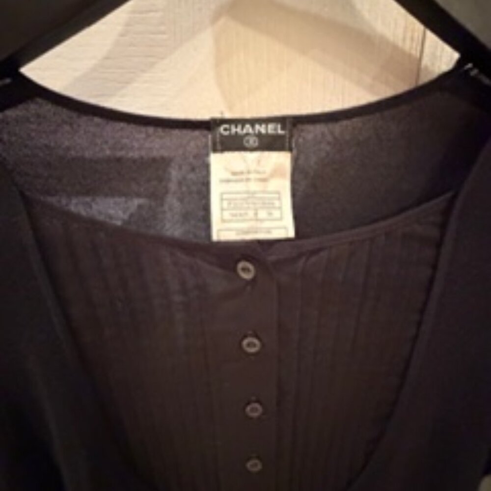 CHANEL Sweater 100% Authentic - Picture 3 of 16